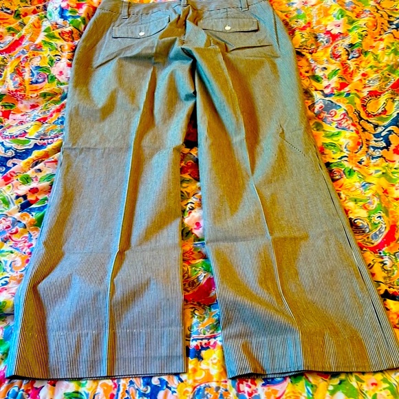 Liz Claiborne navy and white pinned striped slacks.  Size 12. - Picture 4 of 5